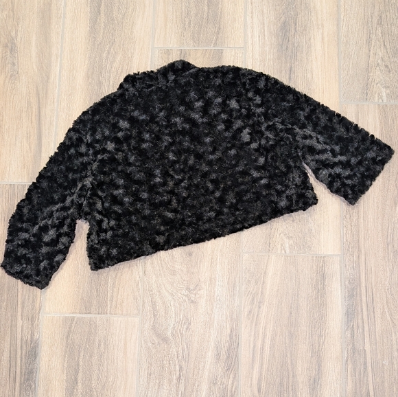 Signature by Robbie Bee Cropped Shrug - Picture 2 of 6